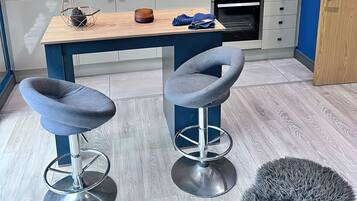 Cookware/dishes/utensils