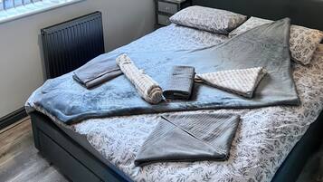 1 bedroom, individually decorated, individually furnished, free WiFi