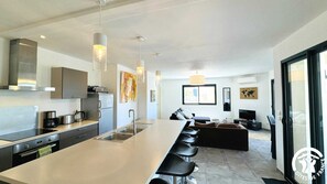 Micro-ondes, lave-vaisselle