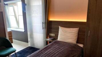 Free WiFi, wheelchair access