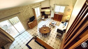 Téléviseur, foyer