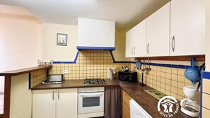 Microondas, horno y lavavajillas 