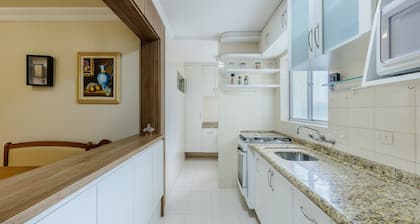 Apartments in a Building 270 m From the Curitiba Botanical Garden - Coss