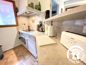 Fridge, microwave, oven, dishwasher - La Cave de Jean - GARDIE (GARDIE)