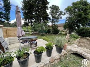 Outdoor dining - Les Iris - THEZAN DES CORBIERES (THEZAN DES CORBIERES)