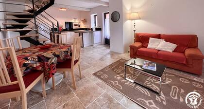 Les Iris - THEZAN DES CORBIERES