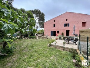 Outdoor dining - Les Iris - THEZAN DES CORBIERES (THEZAN DES CORBIERES)