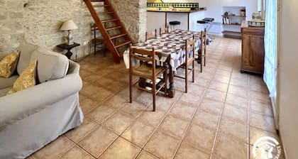 Le Noyer - GREFFEIL - GĂźte