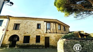 Exterior - Gîte de la Porte d'Aval (ISSEL)
