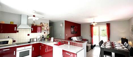 Microwave, dishwasher