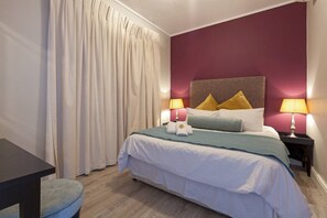 1 dormitori, planxa i posts de planxar, wifi i roba de llit 