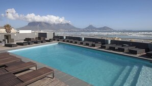 Unclassified image, 2 of 21, button - Lagoon Beach 136A by Ctha (Milnerton)
