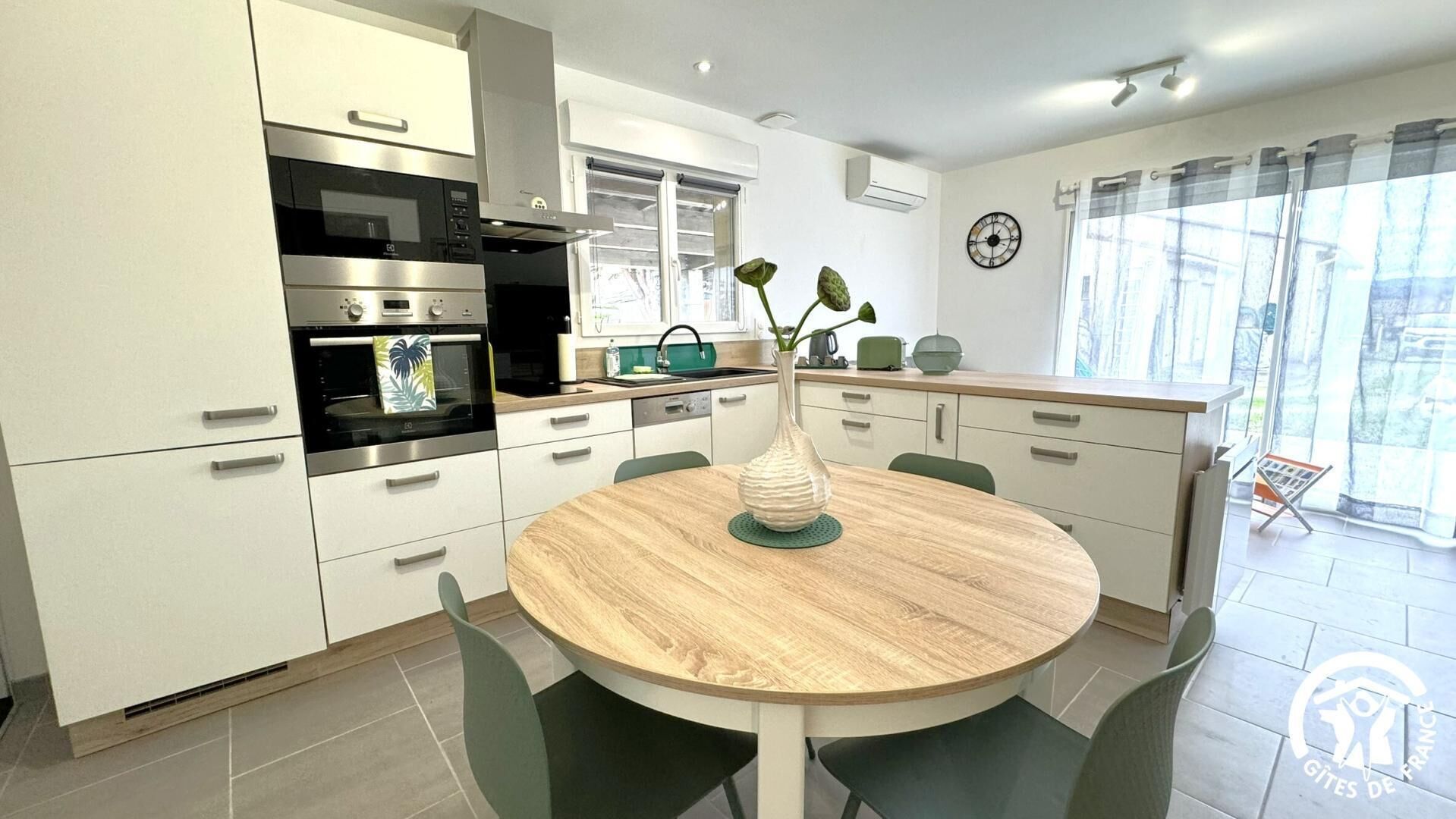 Réfrigérateur, micro-ondes, four, lave-vaisselle