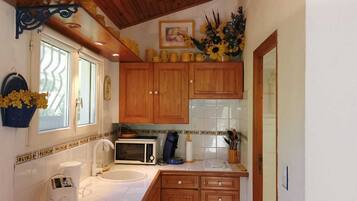 Fridge, microwave, oven