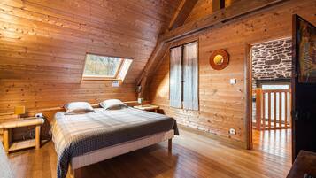 1 slaapkamer, een strijkplank/strijkijzer, wifi, beddengoed