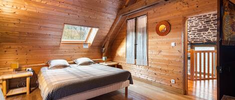 1 chambre, fer et planche à repasser, Wi-Fi, draps fournis