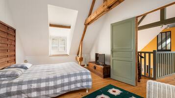 1 habitación, tabla de planchar con plancha, wifi y ropa de cama