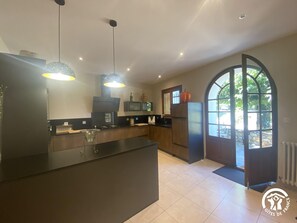 Microondas y lavavajillas