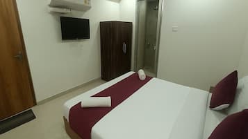 Habitación doble Deluxe, balcón, vista a la ciudad | Escritorio, espacio para trabajar con laptop y wifi gratis