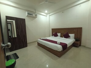 Deluxe Double Room, Balcony, City View | Desk, laptop workspace, free WiFi - Hotel Tirth Heritage RamMandir Ayodhya (Ayodhya)