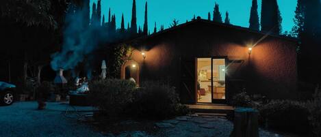 تفاصيل الفندق من الخارج