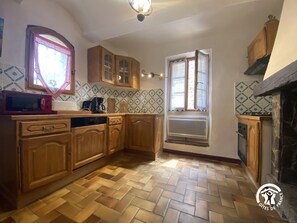 Microwave, dishwasher - Dona Lucrècia - PONTEILLA (PONTEILLA)