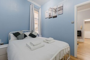 1 Schlafzimmer, Schreibtisch, Bügeleisen/Bügelbrett, Internetzugang