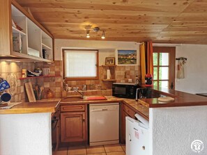 Microwave, dishwasher