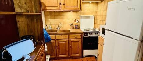 Geladeira, micro-ondas, fogão