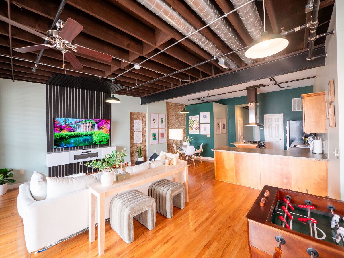 TV, fireplace, books, stereo