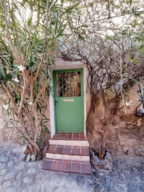 Exterior detail - The Eus terrace - EUS (EUS)