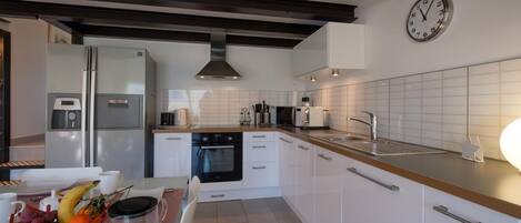 Microwave, dishwasher