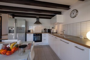 Microondas y lavavajillas 