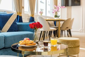 Daily local cuisine breakfast for a fee - Merveil-Luxury Suite -MaraisPoissonniere (Paris)