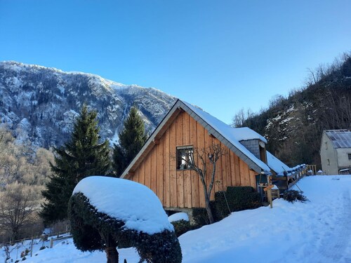 Cozy Chalet with Magical Mountain Views – Perfect for Families or Friends