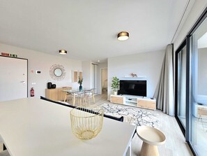 Interior - Sea View Garajau I by Rentallido (Caniço)