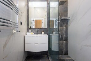 Comfort Apartment | Bathroom