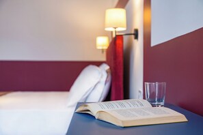 Basic Apartment, 1 Queen Bed with Sofa bed | Desk, iron/ironing board, free WiFi - Eclectic Apartments in Vasto by Wonderful Italy (Naples)