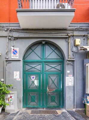 Front of property - Eclectic Apartments in Vasto by Wonderful Italy (Naples)