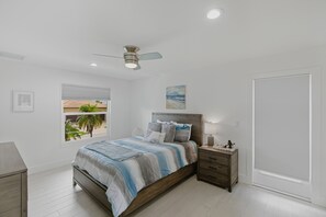 4 عدّة غرف نوم ومكواة/لوح كي وخدمة الإنترنت وملاءات أسرّة