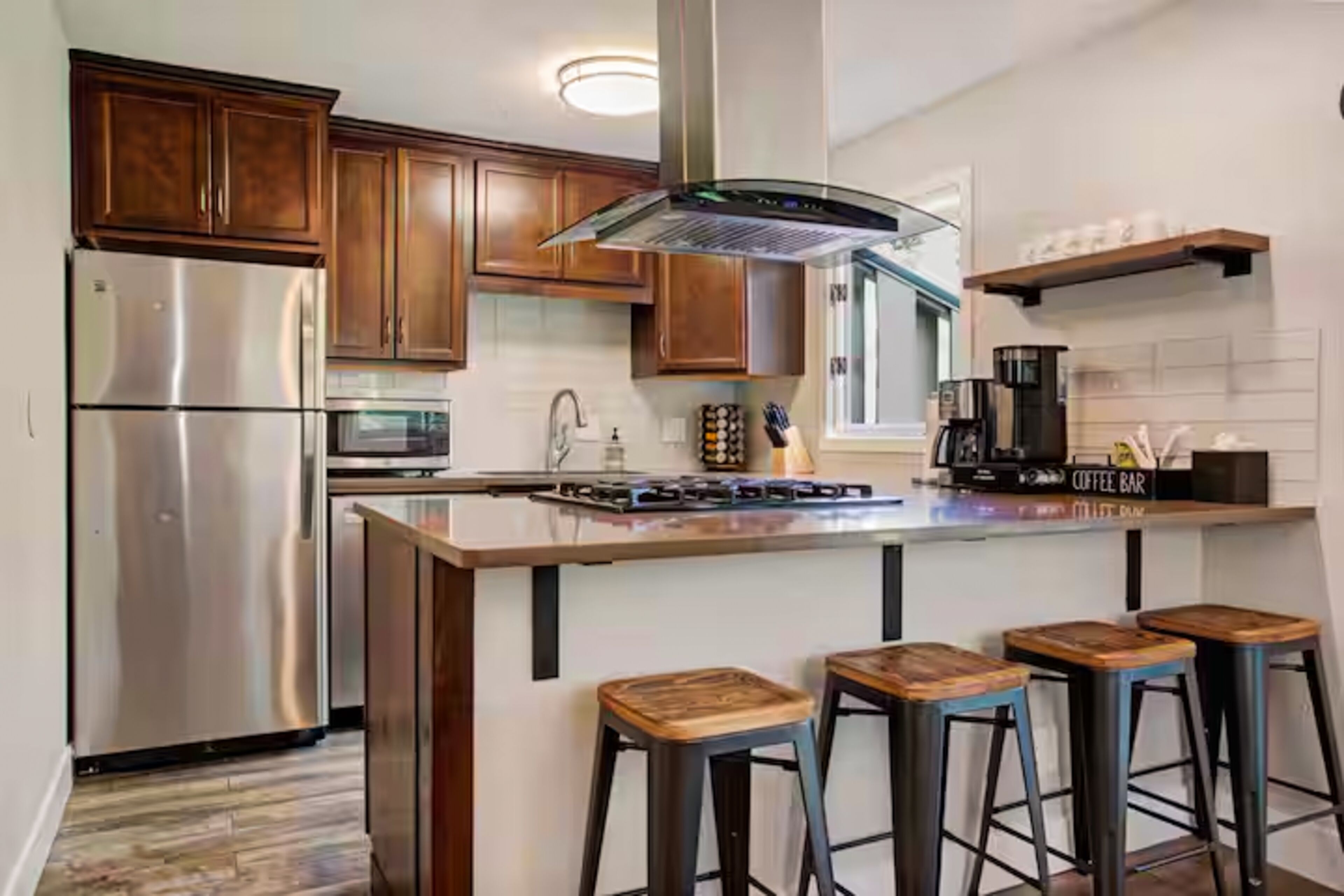 Refrigerador, microondas, horno, placa de cocina