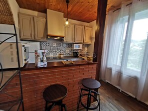 Réfrigérateur, micro-ondes, four, lave-vaisselle