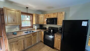 Mikrowelle, Ofen, Herdplatte, Küchenrolle