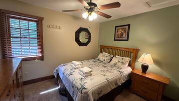 2 bedrooms, iron/ironing board, WiFi, bed sheets