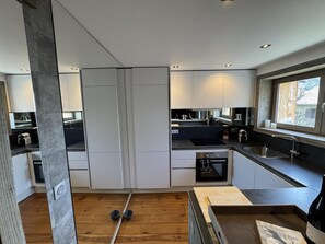 Fridge, oven, dishwasher