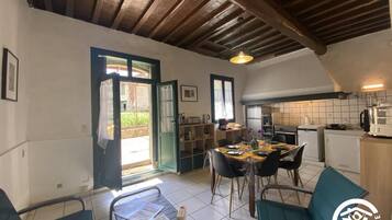 Réfrigérateur, micro-ondes, four, lave-vaisselle