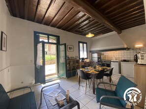 Réfrigérateur, micro-ondes, four, lave-vaisselle