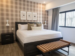 1 bedroom, iron/ironing board, internet, bed sheets