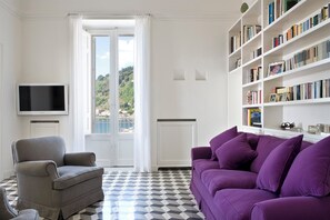 DVD player, stereo