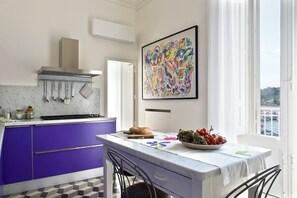 Micro-ondes, lave-vaisselle